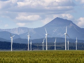 Varco : De nouvelles règles pour les énergies renouvelables en Alberta afin de protéger les terres agricoles et les vues