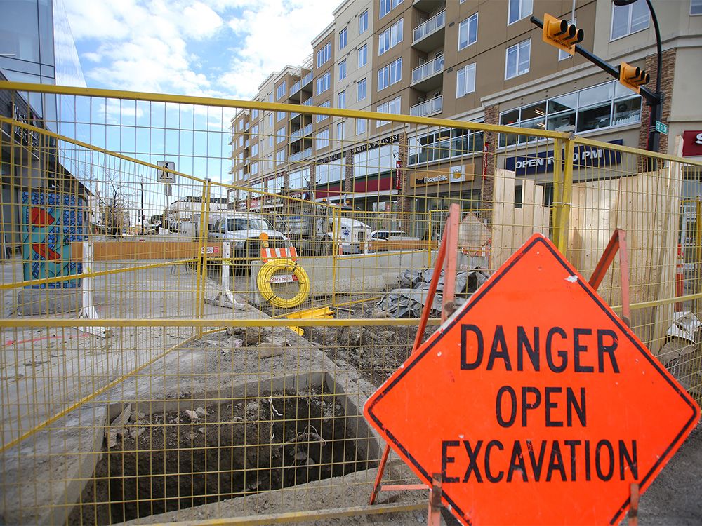 A new "business-friendly" construction policy for the City of Calgary passed the first hurdle Wednesday.