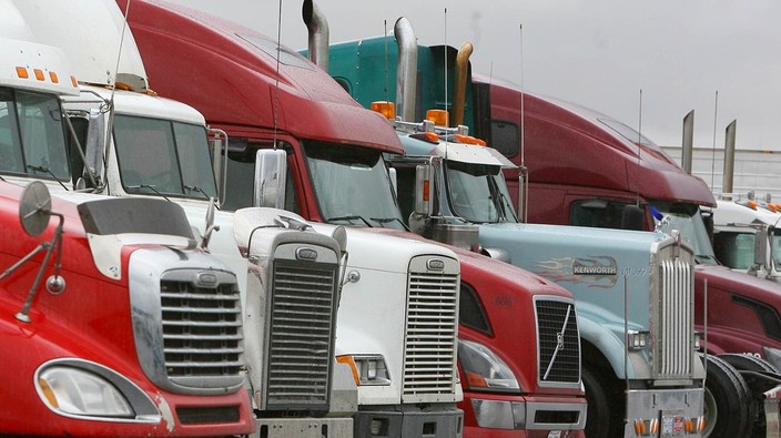 Alberta truckers entering B.C. subject to speed-limiting regulations
