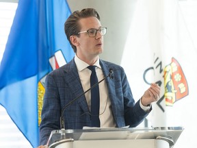 Menteri Teknologi dan Inovasi Alberta Nate Globish