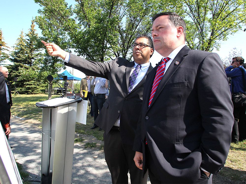 Naheed Nenshi and Jason Kenney in 2015