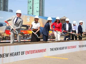 Центр мероприятий Scotia Place Calgary Arena