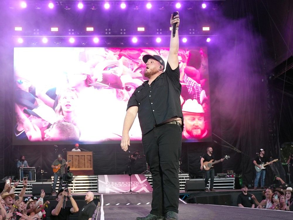 Concert review: Luke Combs offers electrifying closer on third night of Country Thunder