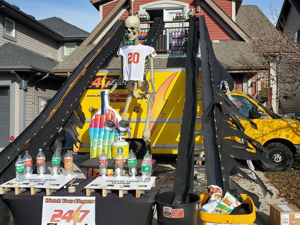 Calgary’s 2L soda dad continues the Halloween tradition with support from Circle K, Skip the Dishes