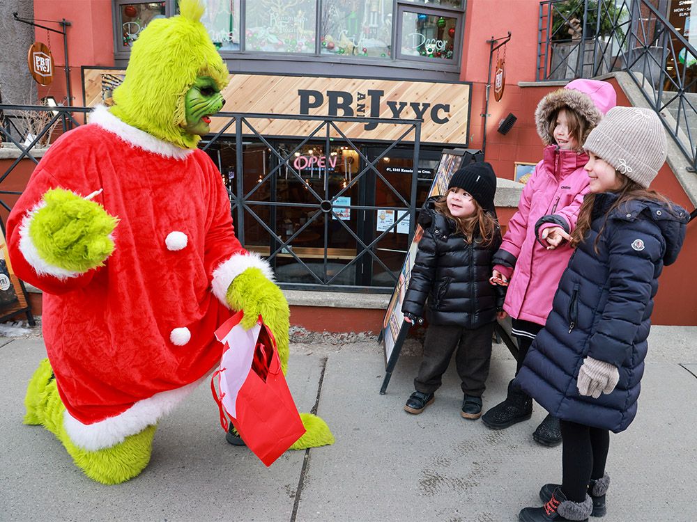 Synchronized skating, the Christmas Bird Count and holiday fun: What our photographers saw this weekend