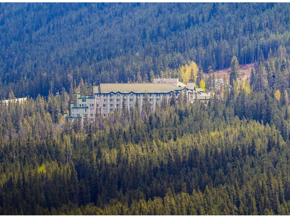 The Rimrock has one last splash before closing for renos
