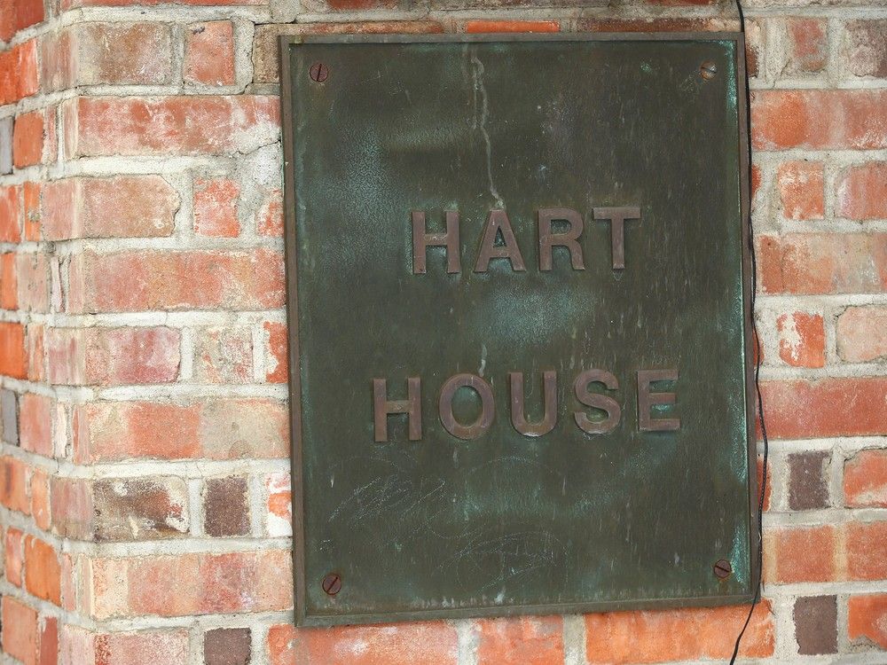 Thieves have stolen several historical and cherished plaques from the famed home of wrestling legend Stu Hart and his family.