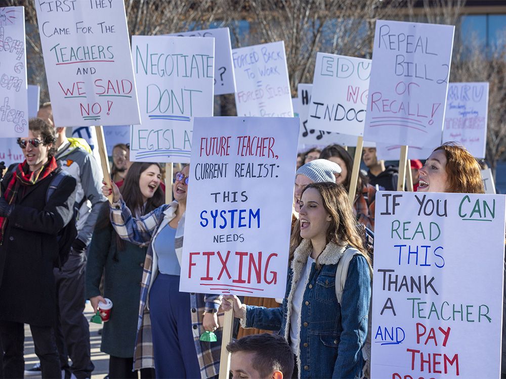 More than a hundred MRU faculty, staff and students gathered for a rally in support of Alberta teachers and to defend workers' rights.