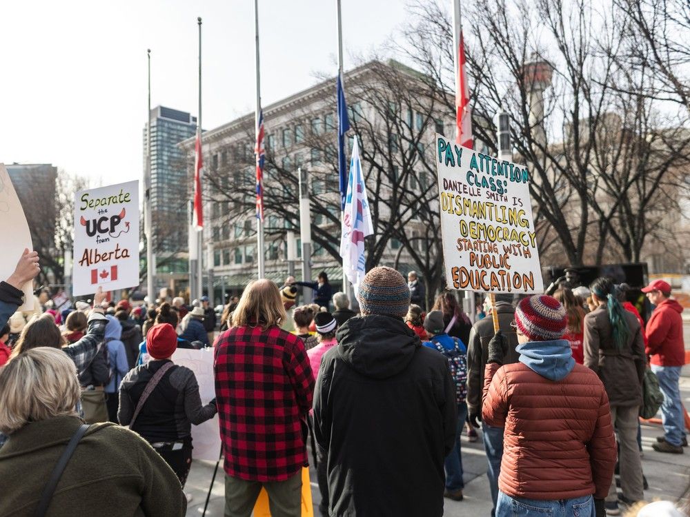 Calgarians gather in protest of UCP tactics