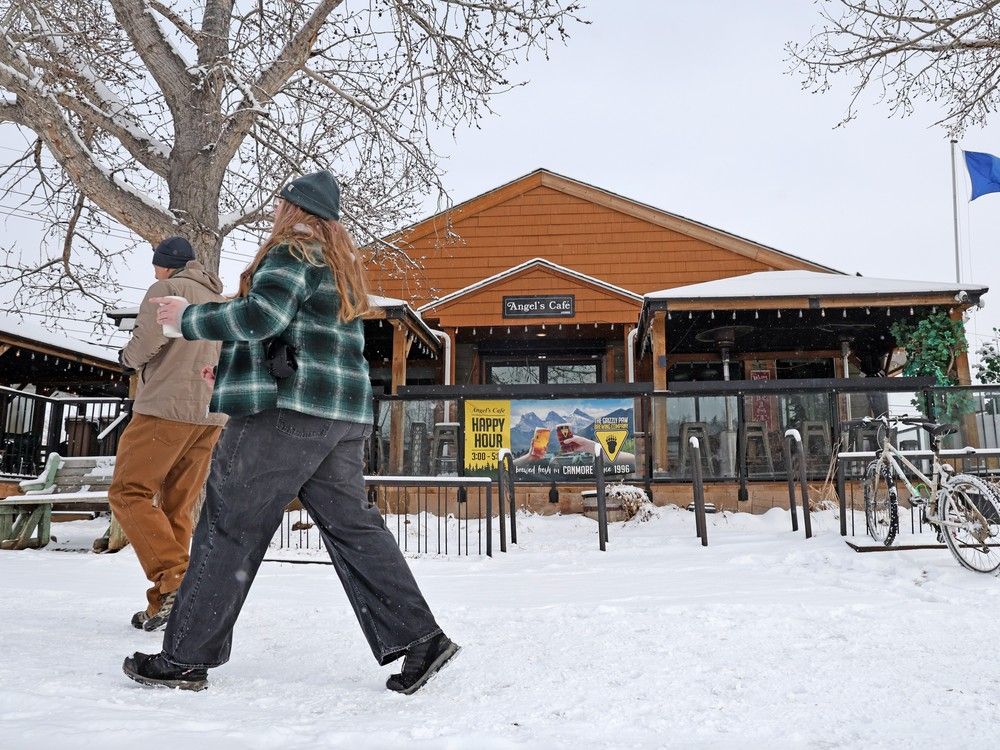 City staff told Angel's Café they had 30 days to pack up and leave during Bearspaw South feeder main project. Owner has different proposal