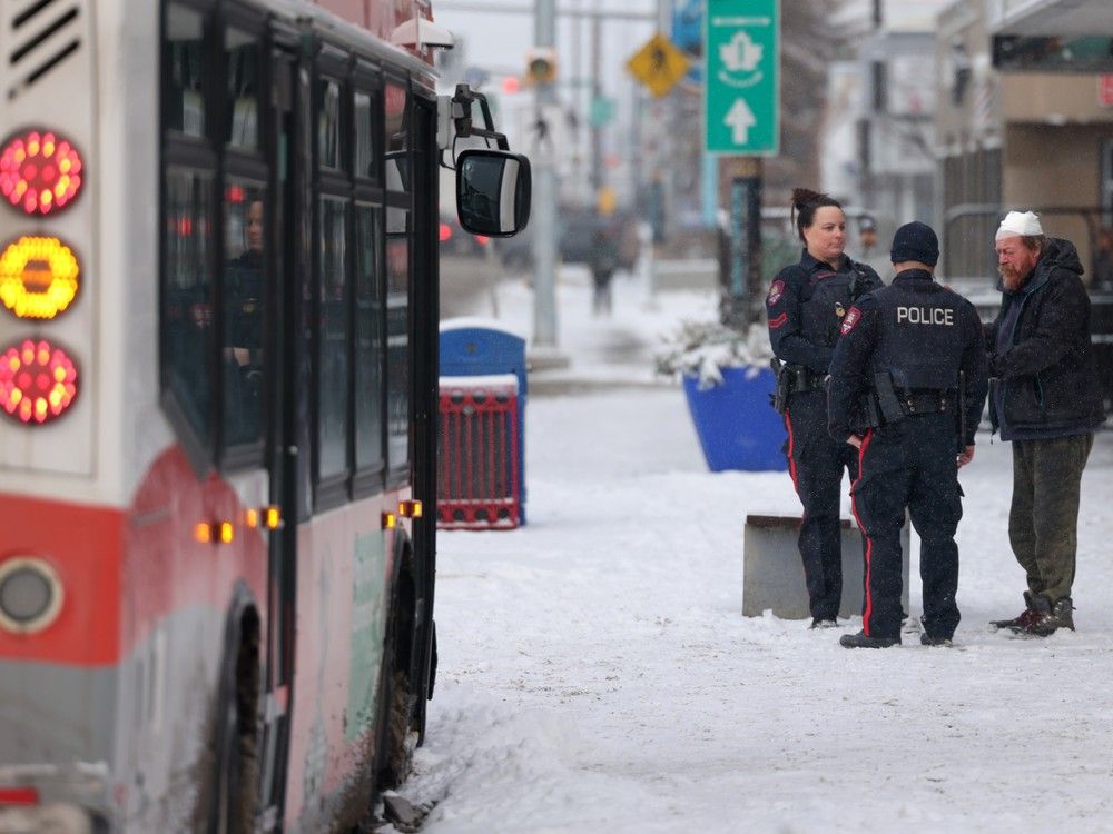 Calgary police search for offender after attack with a weapon on transit bus in northeast