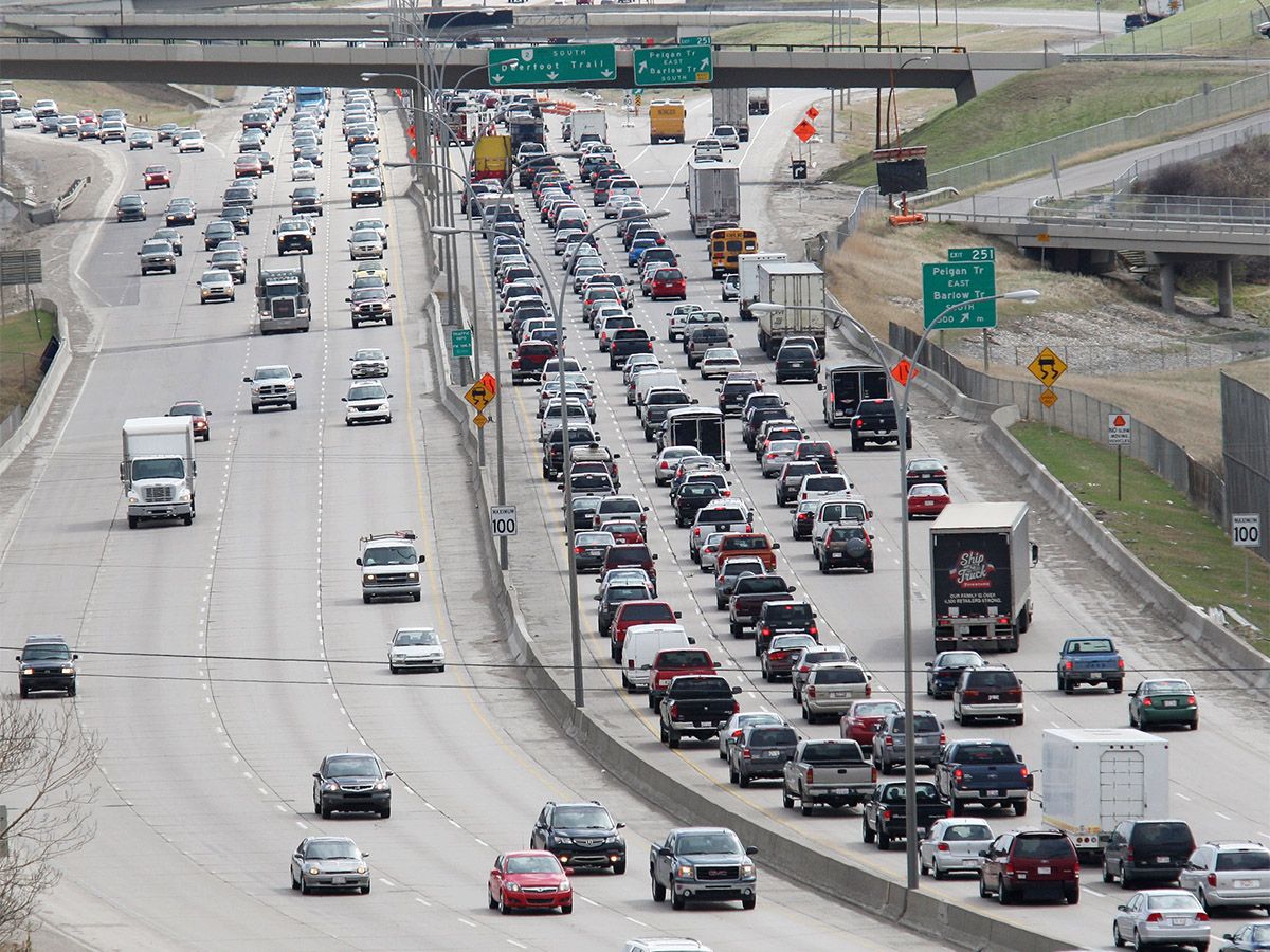 Fermeture majeure d'autoroute : Carambolage multiple bloque Deerfoot Trail à Calgary