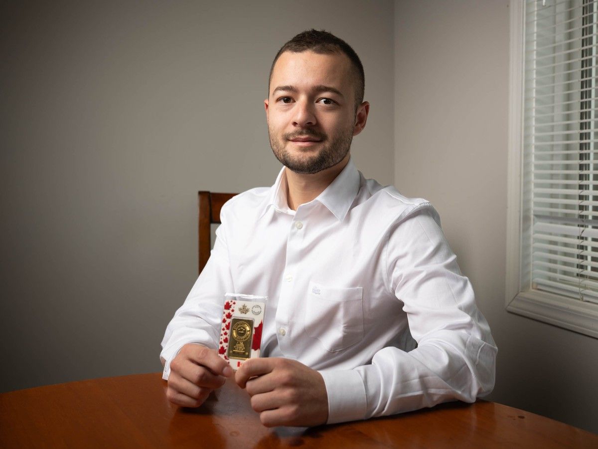 A Calgarian said his $21,000 Costco gold purchase was stolen during its delivery and can't get any resolution.