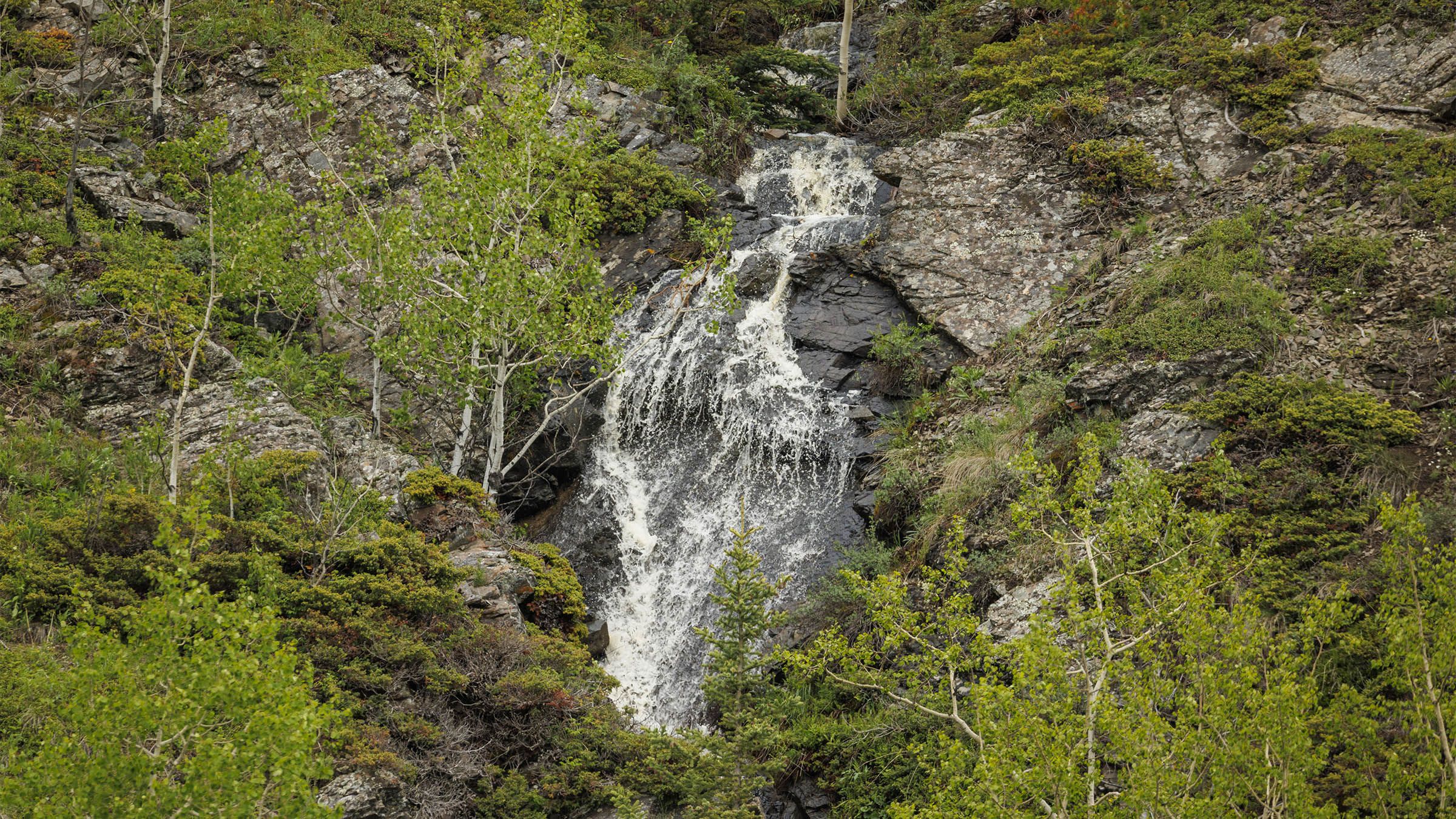 On the Road: Little waterfalls