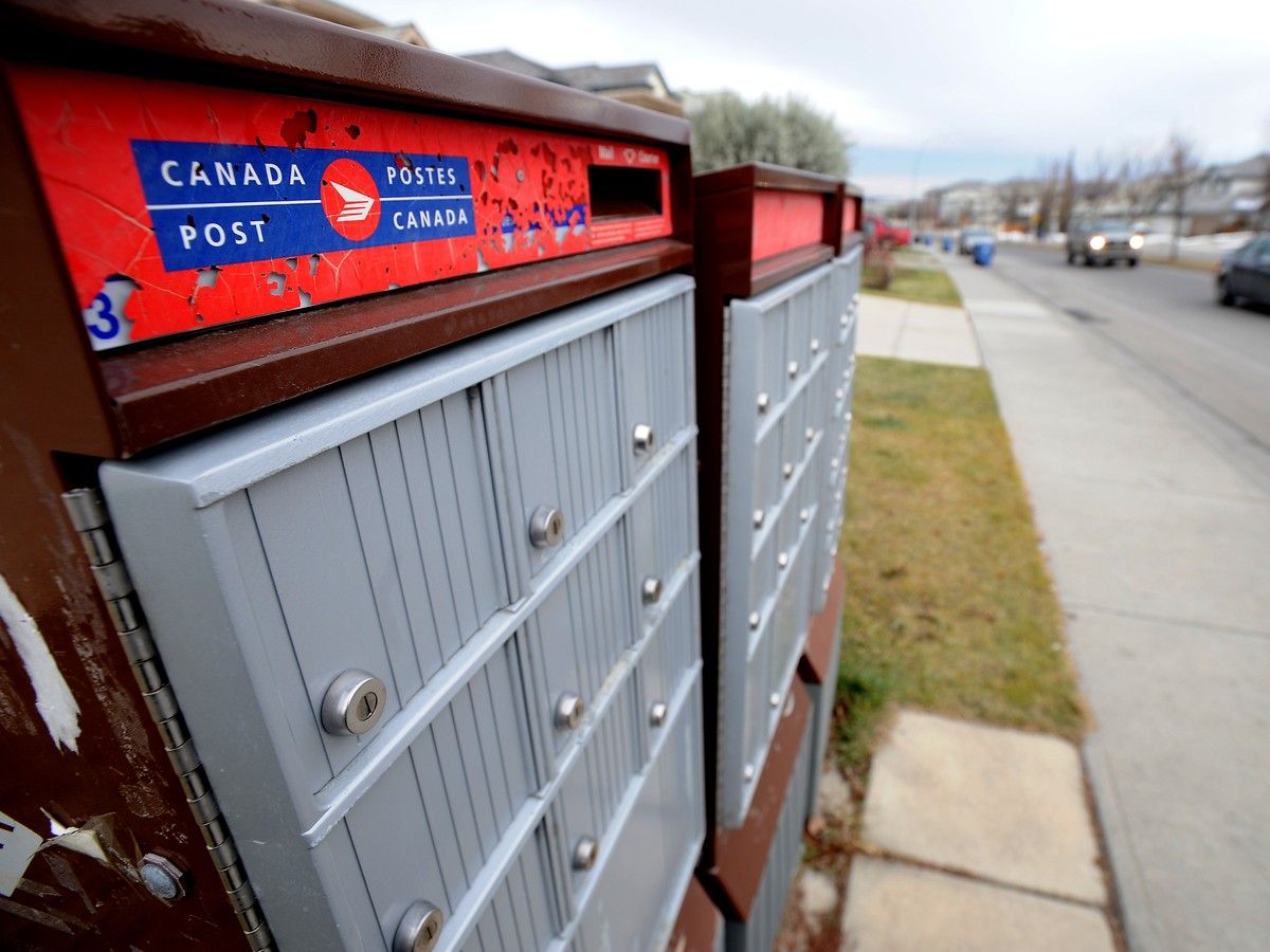 56,000 homes in Calgary and Edmonton soon to get mail at community mailboxes