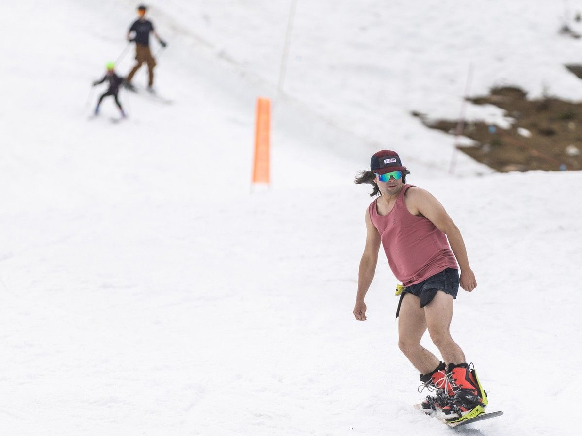 From sunscreen to snowboards: Summer skiing thrives in Banff