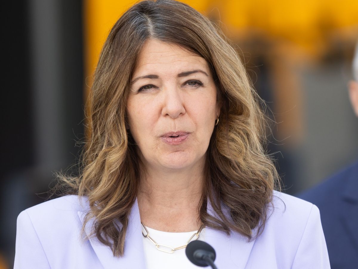 Could Albertans return to the polls next spring for a binding separation vote if the October referendum is successful?