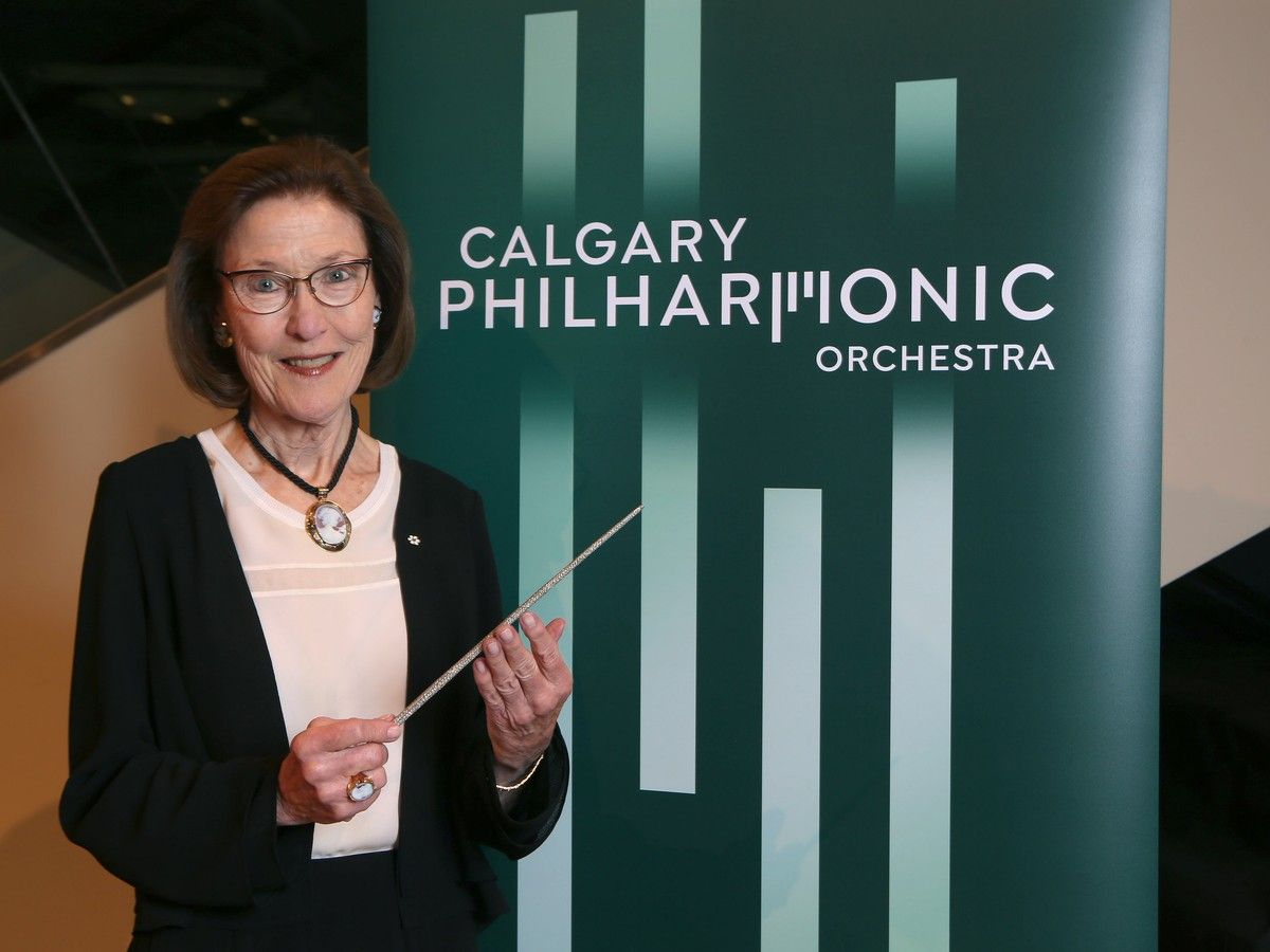 Calgary Philharmonic presents Mary Rozsa de Coquet with Golden Baton for philanthropy