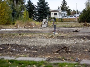 Empty lots amount a few homes at Midfield Mobile Home Park in Calgary on Tuesday October 10, 2017. Leah Hennel/Postmedia

calgary postmedia
Leah Hennel, Leah Hennel/Postmedia