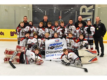 Trails West 5 White won the Atom 5 South division of the Esso Minor Hockey Week tournament that ended Saturday.