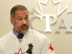 Calgary Police Association president Les Kaminski speaking to media on Thursday, April 12 2018. Dean Pilling/Postmedia Network