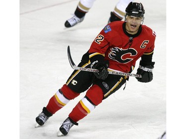 Calgary Flames' Jarome Iginla skates against the Anaheim Duck, during NHL action, Thursday, November 29 at the Pengrowth Saddledome.n/a ORG XMIT: iginlaclip220