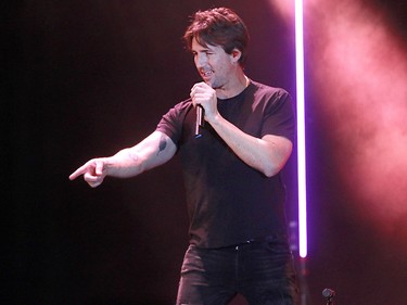 Country star Jake Owen performs on the second day of the Country Thunder music festival, held at Prairie Winds Park in Calgary Saturday, August 17, 2019. Dean Pilling/Postmedia