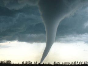 Another amazing tornado picture of the famous F5 tornado that impacted Elie, Manitoba on June 22, 2007.
