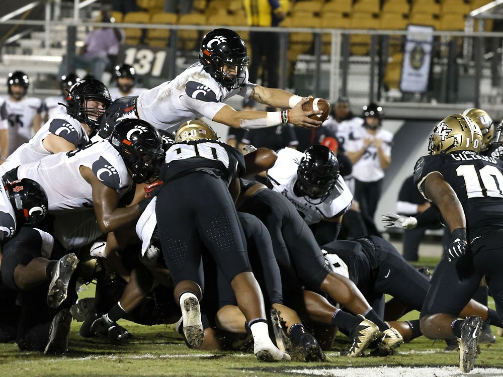 Zach Wilson Sports 'Any Team, Time, Place' Headband Against North Alabama