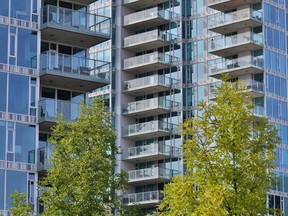 If the condo board changes insurers, owners must be apprised.