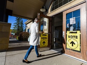 The Federal Election polling station at Cresmont Residents Hall was photographed on Monday, September 20, 2021. Azin Ghaffari/Postmedia