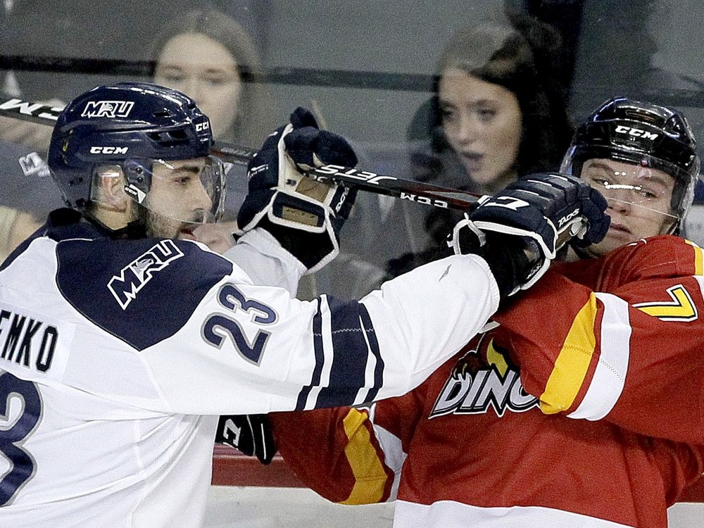 Mount Royal Cougars' Nolan Yaremko wins U SPORTS hockey player of year