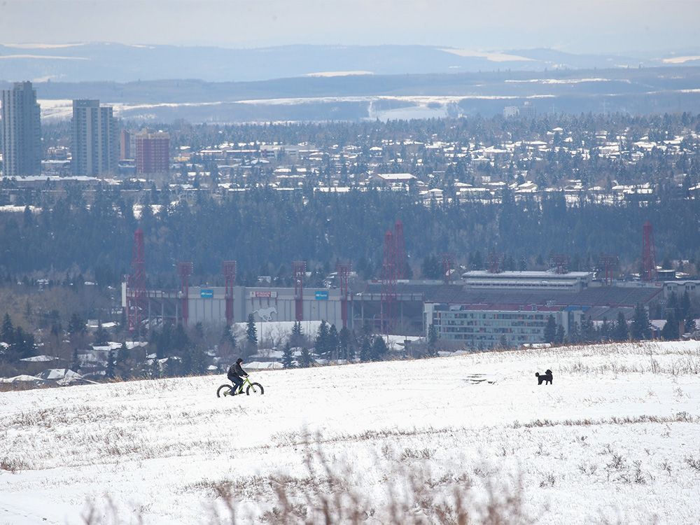 Calgary weather: Region under snowfall warning with 10 to 15 cm in forecast