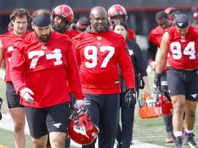 Derek Wiggan, representante dos jogadores do Calgary Stampeders, durante o campo de treinamento no McMahon Stadium na terça-feira, 24 de maio de 2022.