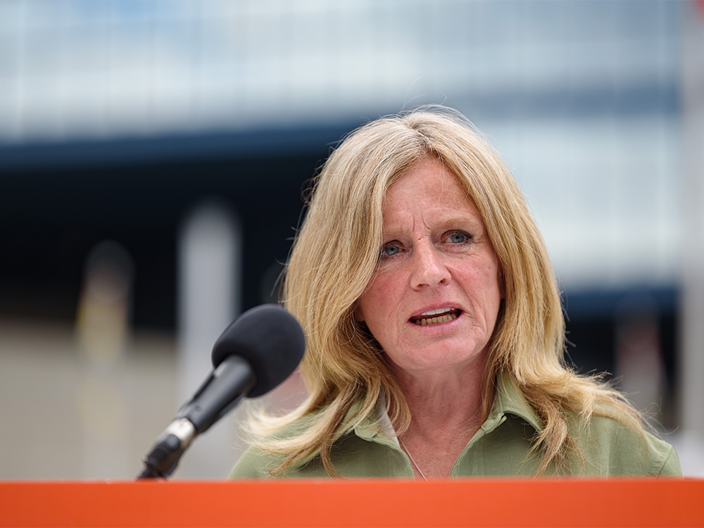 Notley introduces bill calling for new public health standards in Alberta legislature