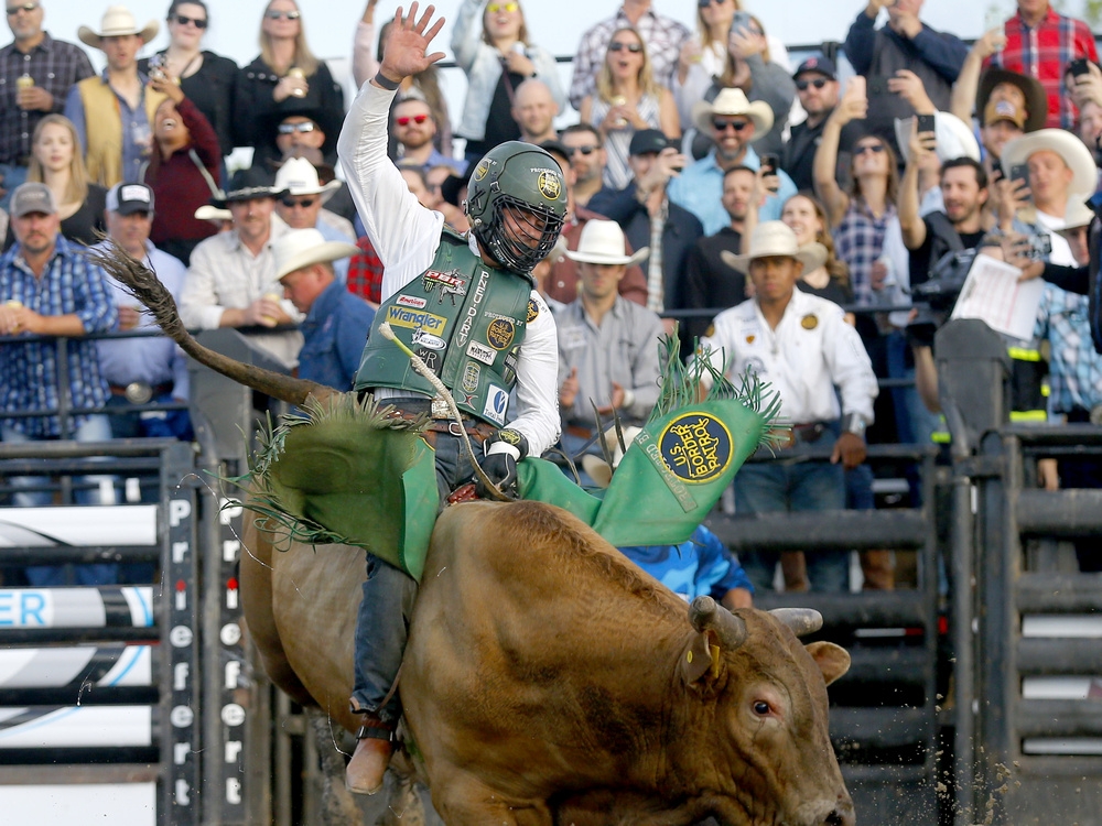 Daylon Swearingen riding high at Cody Snyder Charity Bullbustin’ event