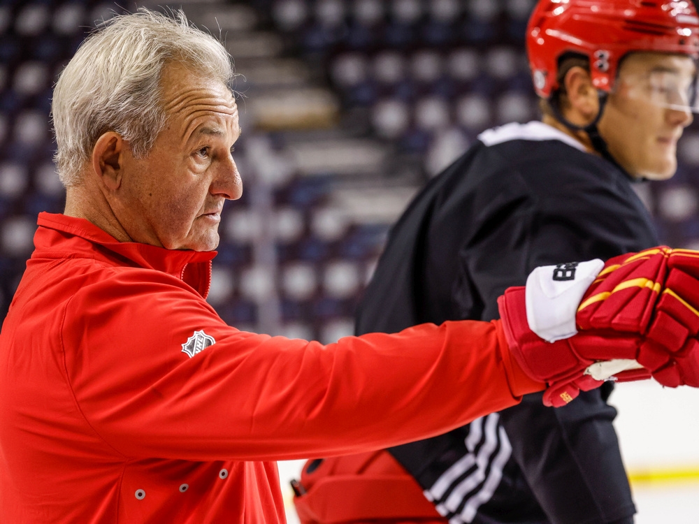 Darryl Sutter unlikely to name captain for Calgary Flames in 2022