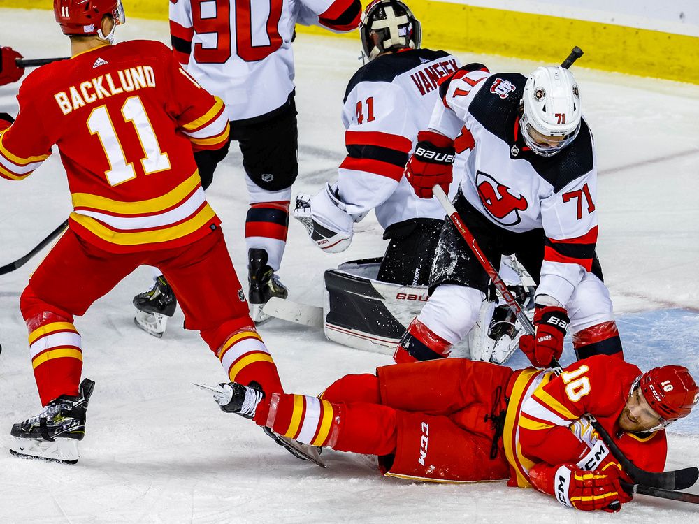 New Jersey Devils Win Seventh Straight Game Taking Down Flames