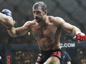 Phil Baroni fights Yoshiyuki Yoshida in a MMA competition in Singapore, Sept. 3, 2011.