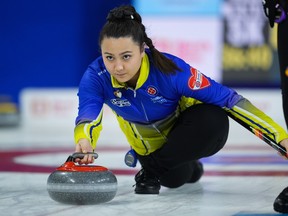 Kayla Skrlik en haar Alberta stuiterden terug met drie opeenvolgende overwinningen na het verliezen van hun eerste twee wedstrijden op het Scotties Tournament of Hearts in het Sandman Centre in Kamloops, BC.