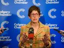 Deborah Yedlin, PDG de la Chambre de commerce de Calgary, prend la parole après un événement organisé par la Chambre le jeudi 2 mars 2023.