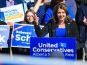 Alberta Premier Danielle Smith spreekt op zaterdag 29 april 2023 tijdens een UCP-campagne-lanceringsevenement in Calgary.