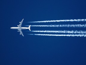 Contrails chemtrails