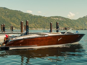 Ascona de Luxe boat