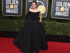 Kelly Clarkson arrives at the 75th annual Golden Globe Awards at the Beverly Hilton Hotel on Sunday, Jan. 7, 2018, in Beverly Hills, Calif.