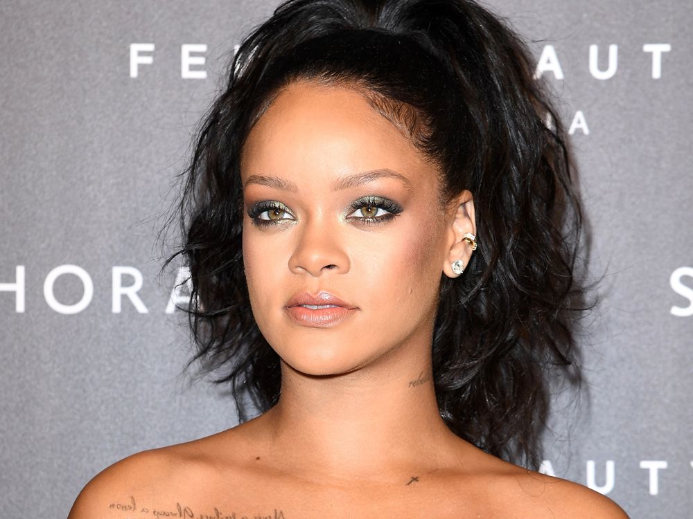 Rihanna reportedly releasing lingerie line | Canoe.Com