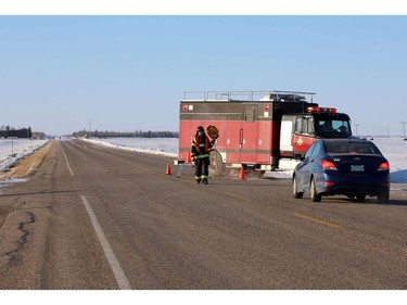 An emergency vehicle is seen near the crash site on April 7, 2018 after a bus carrying a junior ice hockey team collided with a semi-trailer truck near Tisdale and Nipawin, Saskatchewan province, killing 14 people. Hockey-mad Canada was in mourning on Saturday after a bus carrying a junior ice hockey team collided with a semi-trailer truck in Saskatchewan province, killing 14 people.In a country where love of the sport is almost a religion, the crash sparked an outpouring of grief among players and fans on social media, while national political leaders expressed their sympathies."We can now confirm 14 people have died as a result of this collision," the Royal Canadian Mounted Police said in a statement, which did not say how many of the victims were players or coaches of the Humboldt Broncos team.