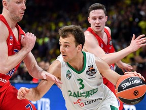 CSKA's Russian guard Vitaly Fridzon (L) fights for the ball against Zalgiris' Slovenian guard Kevin Pangos during the Euroleague Final Four third-place basketball match between CSKA Moscow and Lithuania's Zalgiris Kaunas at The Stark Arena in Belgrade on May 20, 2018. (Andrej Isakovic/Getty Images)
