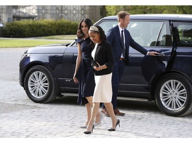 Meghan Markle, centre left and her mother, Doria Ragland, arrive at Cliveden House Hotel, in Berkshire, England, Friday, May 18, 2018 to spend the night before her wedding to Prince Harry on Saturday. (Steve Parsons/Pool Photo via AP) ORG XMIT: LON112