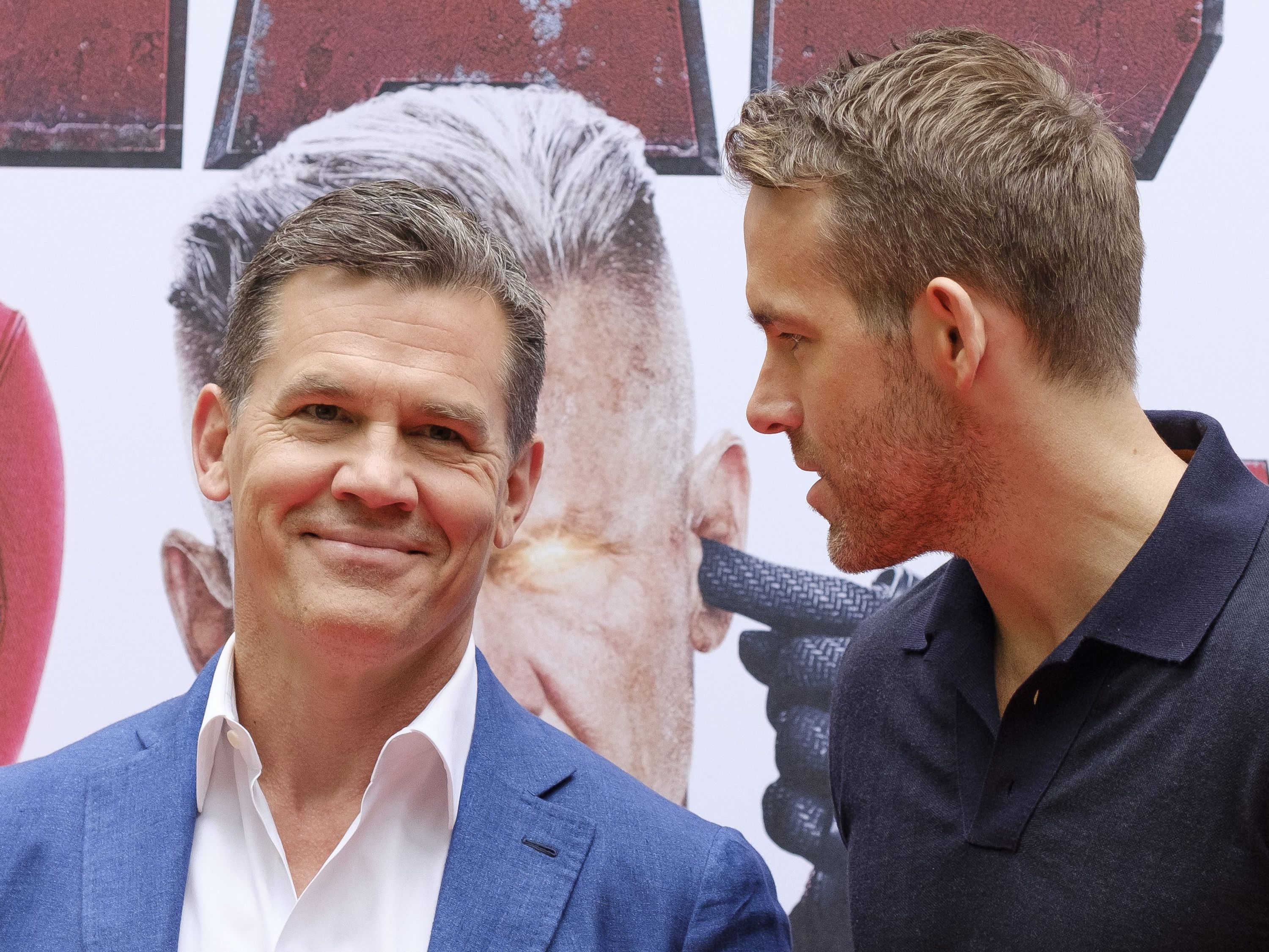 Josh Brolin Has A Man Crush On Ryan Reynolds And Loves The Proposal Canoecom 